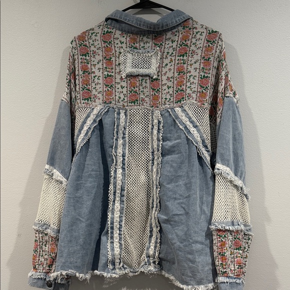 POL Denim and Cream Oversized Lightweight Floral Jean Jacket - Picture 8 of 11